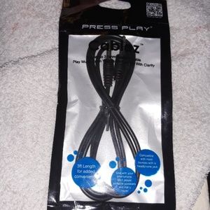 PRESS PLAY BNIB 3FT SPEAKER CORD🌛